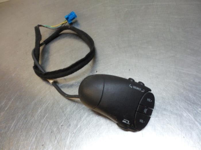Radiobediening Stuur van een Renault Kangoo (Kangoo 01-), Gebruikt, -, Renault, -