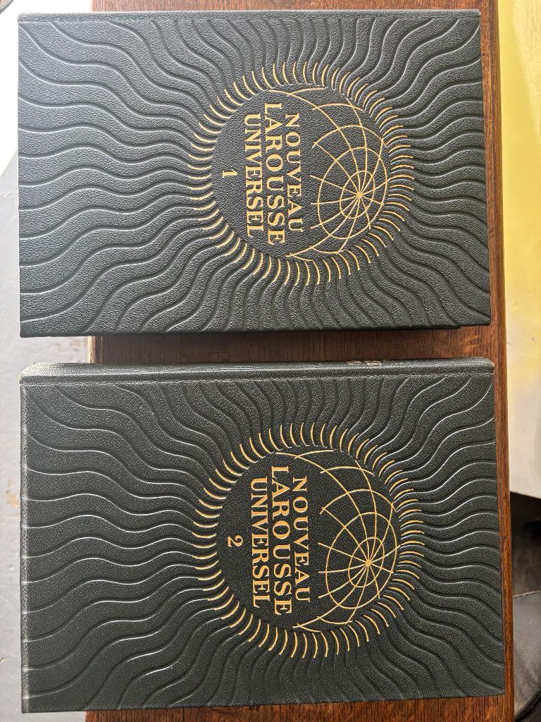 Boeken antiek nouveau Larousse universel 1&2, Antiek en Kunst, Verzenden, Diverse auteurs