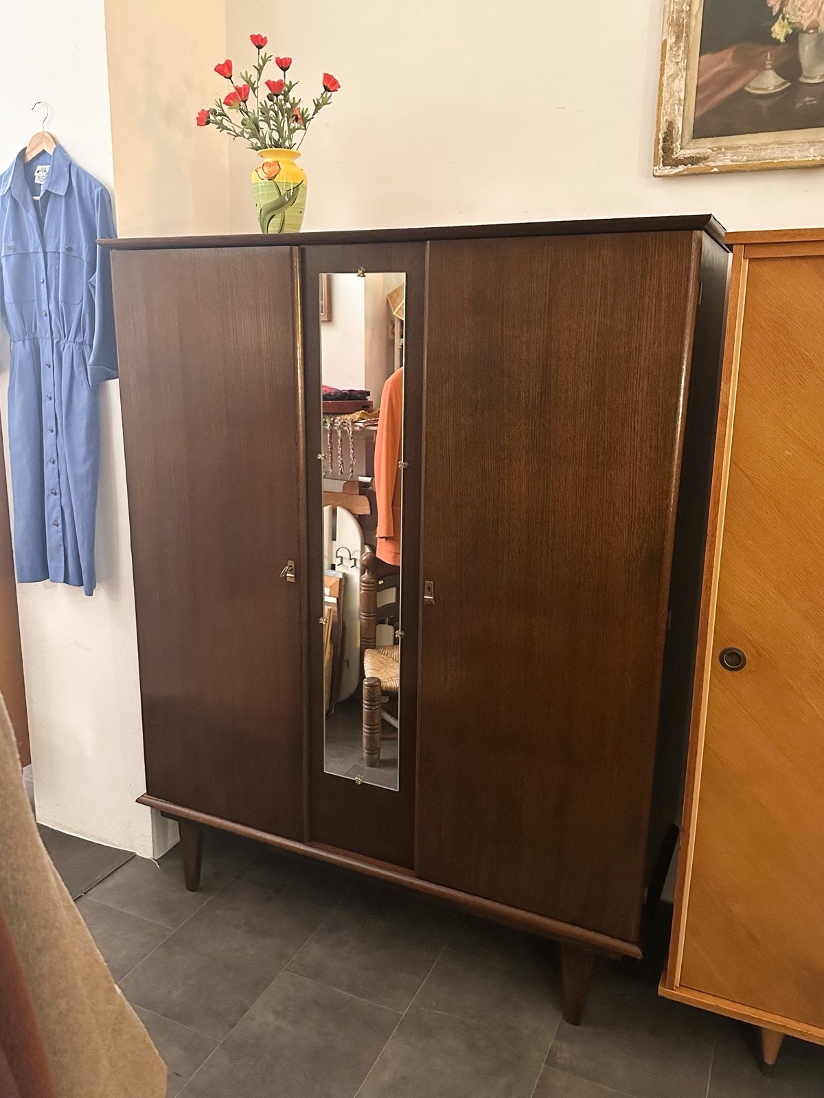 Armoire deux portes plaquée en chêne et son miroir central, Enlèvement, Comme neuf, Chêne
