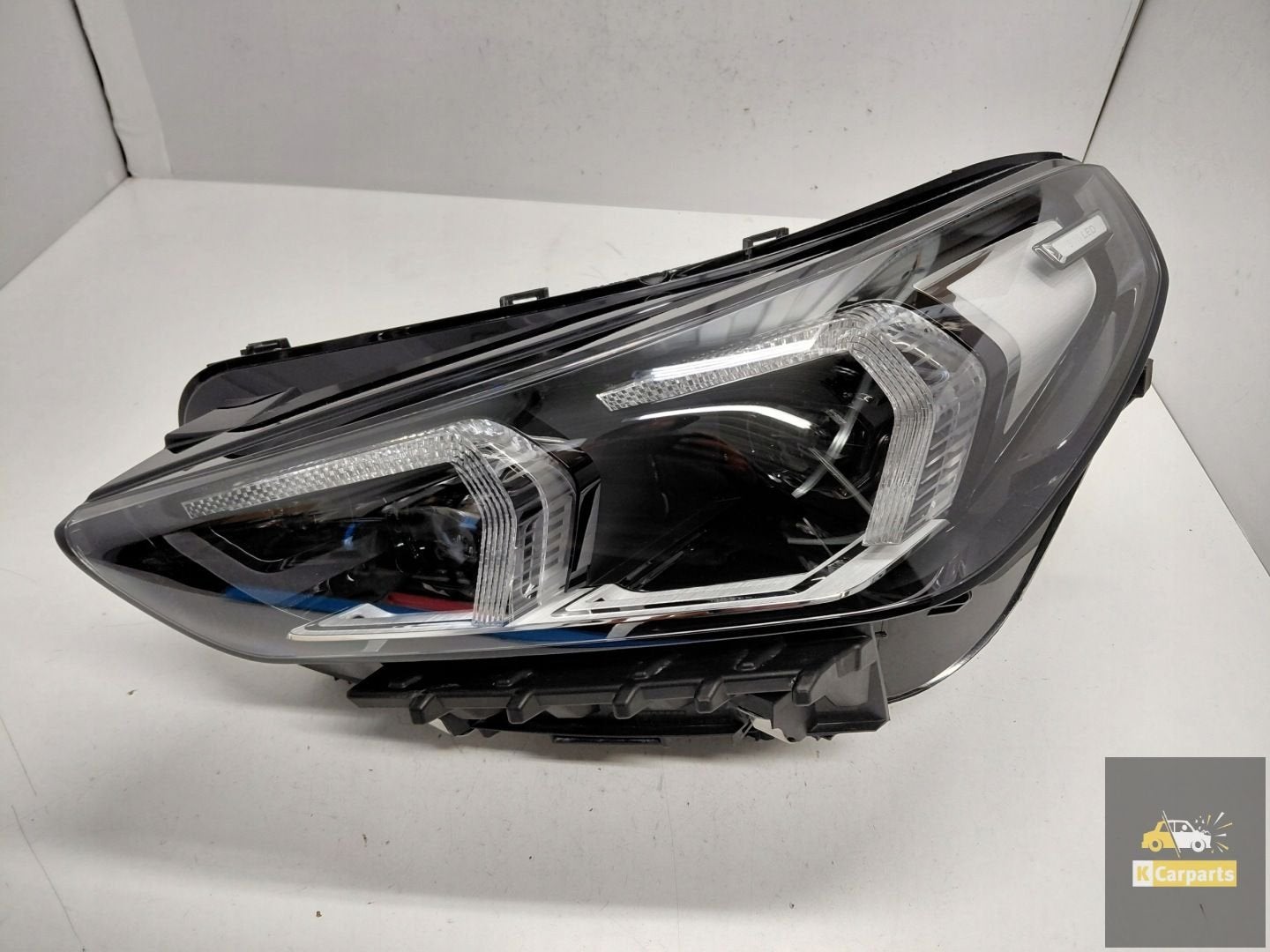5A5BD47, BMW X1 U11 Full Led linkerlamp, Petuelring 130
80788  Munich, DE, Gebruikt, Info@bmw.de, BMW