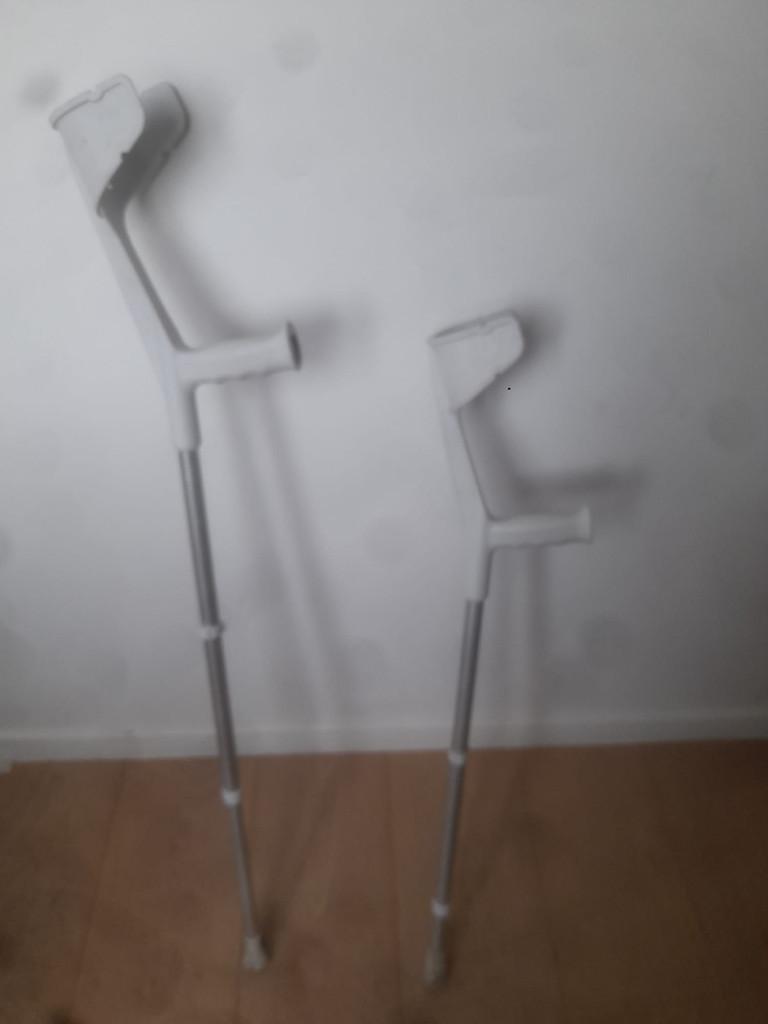 Béquilles ajustables, Divers, Enlèvement ou Envoi, Comme neuf