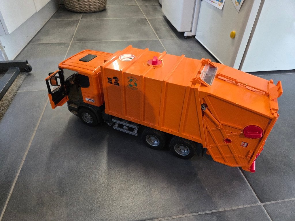 Bruder vuilniswagen, Enlèvement, Comme neuf