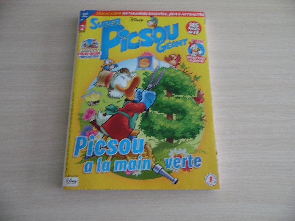 SUPER PICSOU GÉANT N° 247, Ophalen of Verzenden, Zo goed als nieuw, Eén stripboek, WALT DISNEY