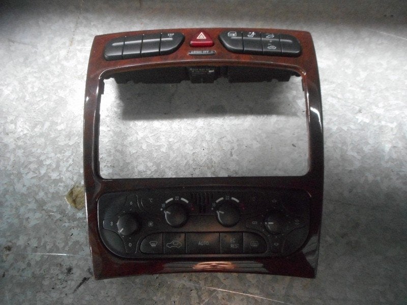 PANNEAU DE COMMANDE AIR CONDITIONNE C (W203) (2038300285), Mercedes-Benz, Utilisé, Dialog.mb@mercedes-benz.com, Mercedes-Benz AG