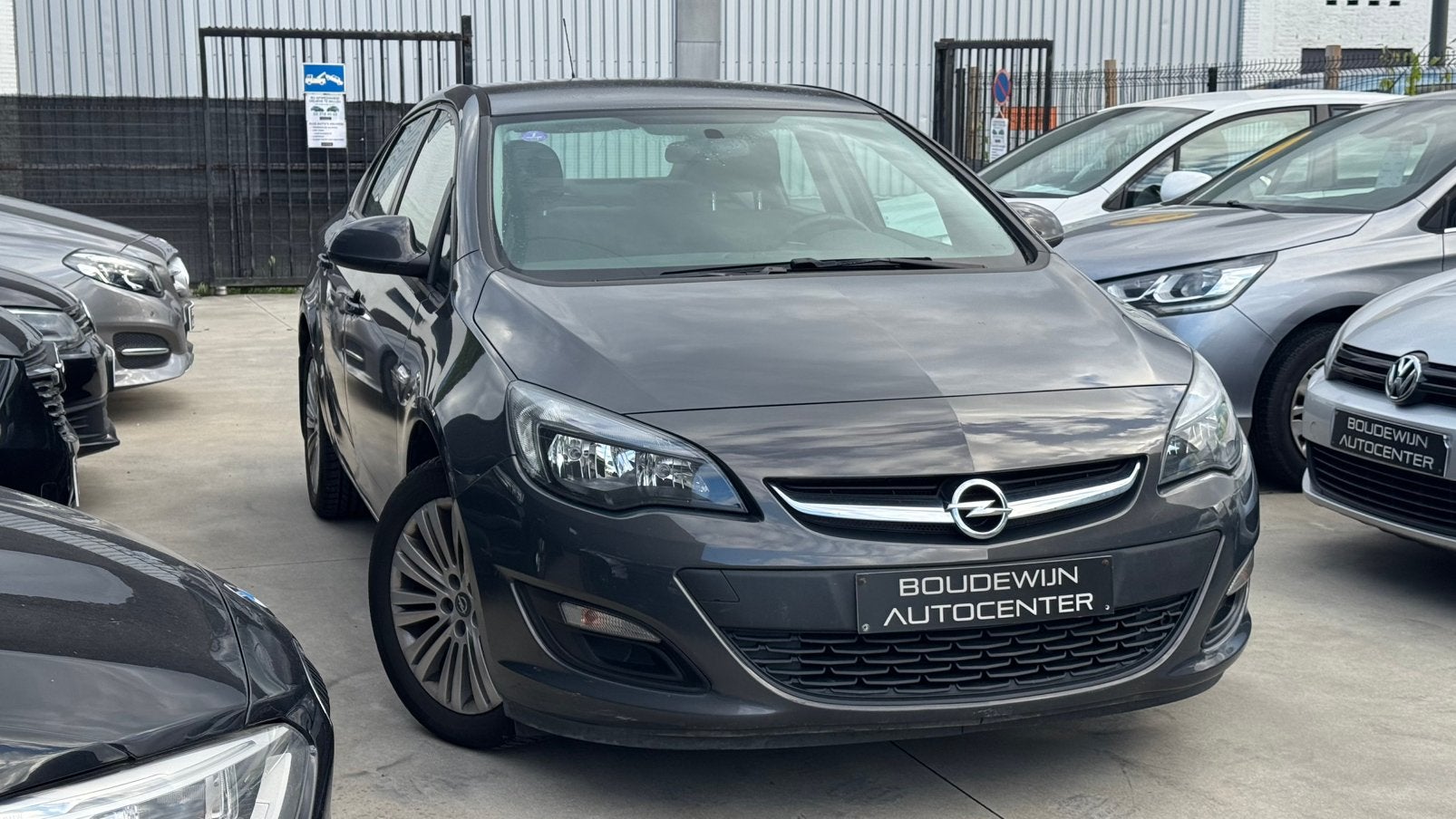 Opel Astra Notchback 1.4Benzine Topstaat 2012 Garantie, Auto's, Voorwielaandrijving, Electronic Stability Program (ESP), Stof