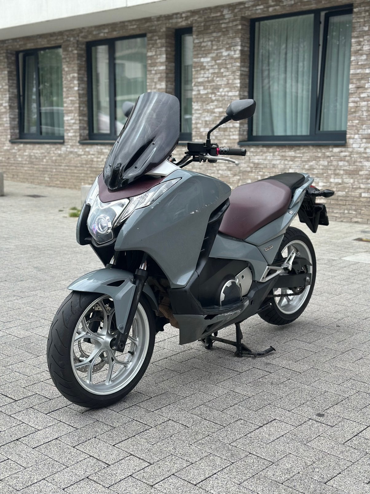 Honda integra 700, Motos, Particulier, Scooter, Automatique