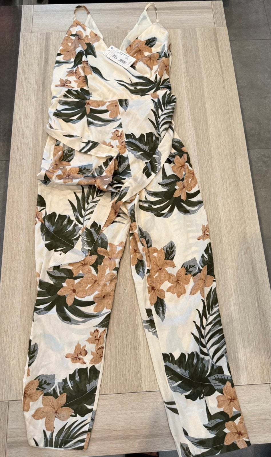 Nieuwe jumpsuit maat M, Kleding | Dames, Ophalen, Zo goed als nieuw, Maat 38/40 (M)