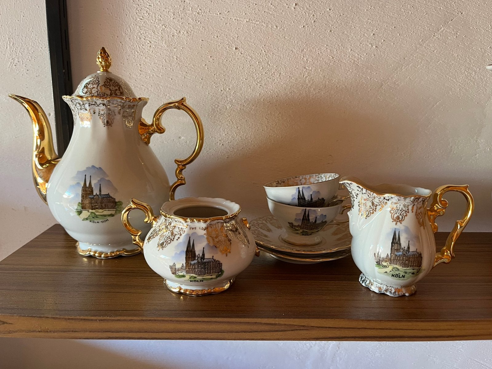 Handgeschilderd koffie servies met dom van Keulen, Ophalen