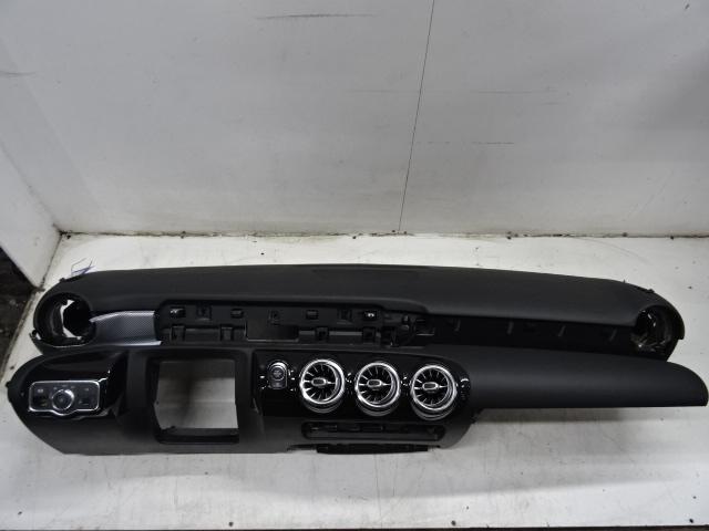 DASHBOARD Mercedes-Benz A (177.0) (01-2018/12-2026), Gebruikt, Mercedes-Benz, Mevr. I. Hauben, Rue de l'Espoir 34 34
4030  GRIVEGNÉE, BE
