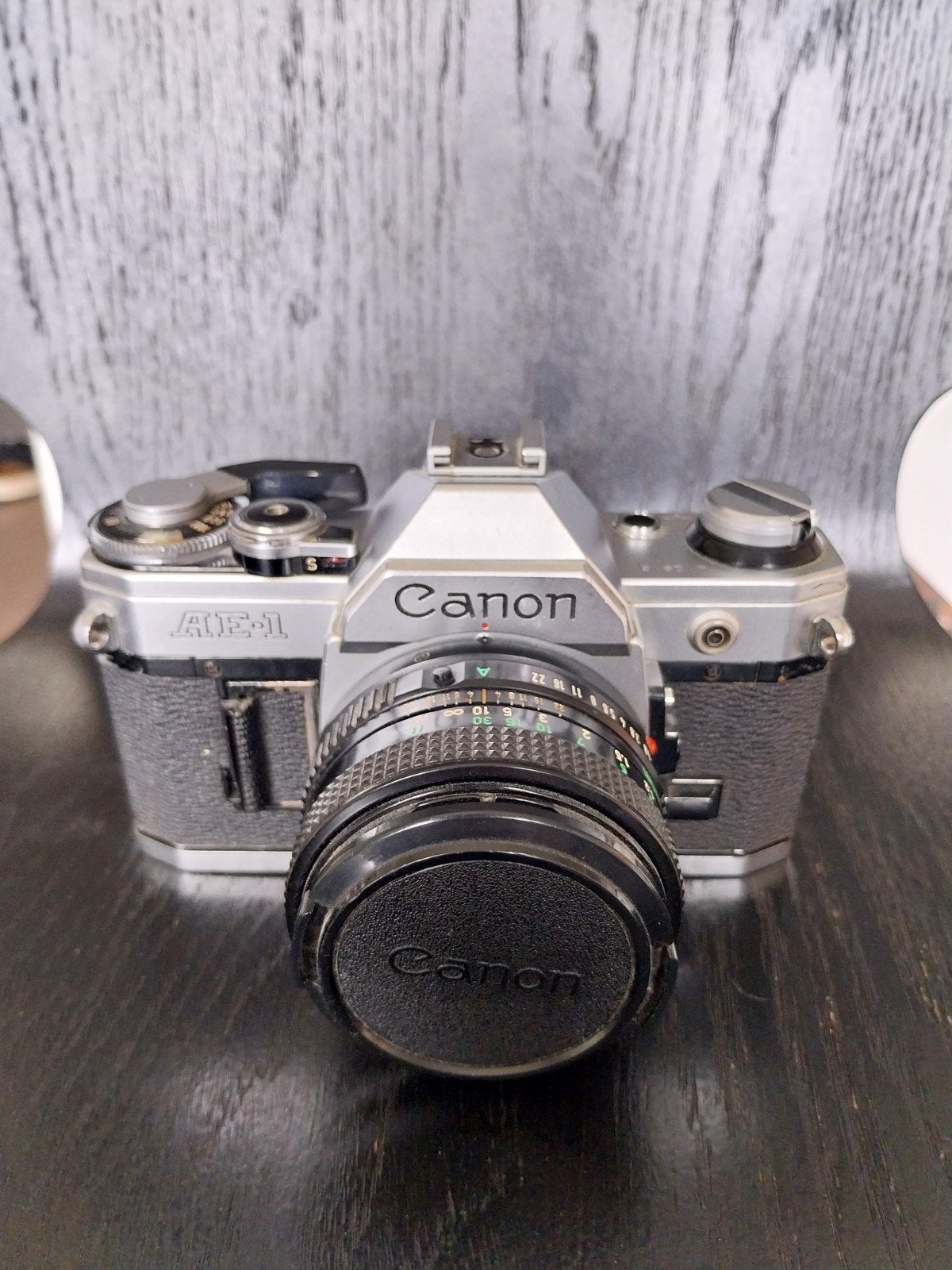 Canon AE-1 (met lens en lenskapje), Ophalen of Verzenden, Canon