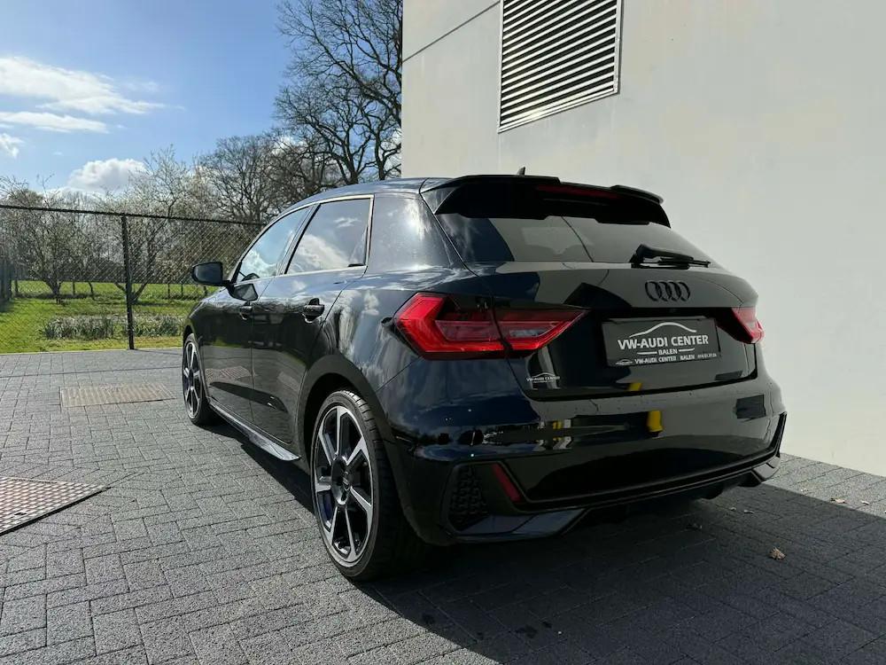 Audi A1 30TFSI 116PK S-TRONIC BLACK EDITION ACC APP CONNECT, Auto's, Audi, Automaat, LED verlichting, Stof, Euro 6