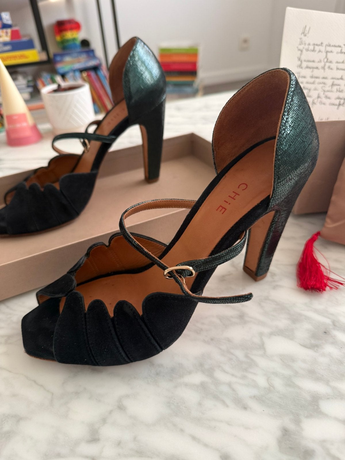 Chie hakken, Ophalen, Zwart, Schoenen met hoge hakken, Gedragen