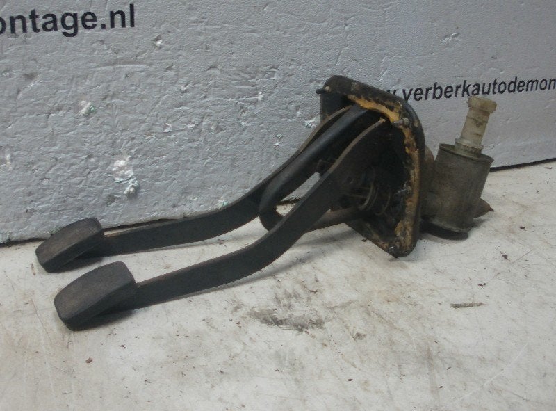 PEDALIER Sunbeam Rapier Fastback 1725cc (01-1970/-), Info@VerberkAutodemontage.nl, Nijverheidstraat 1a 1a
5405 AJ  UDEN, NL, Utilisé
