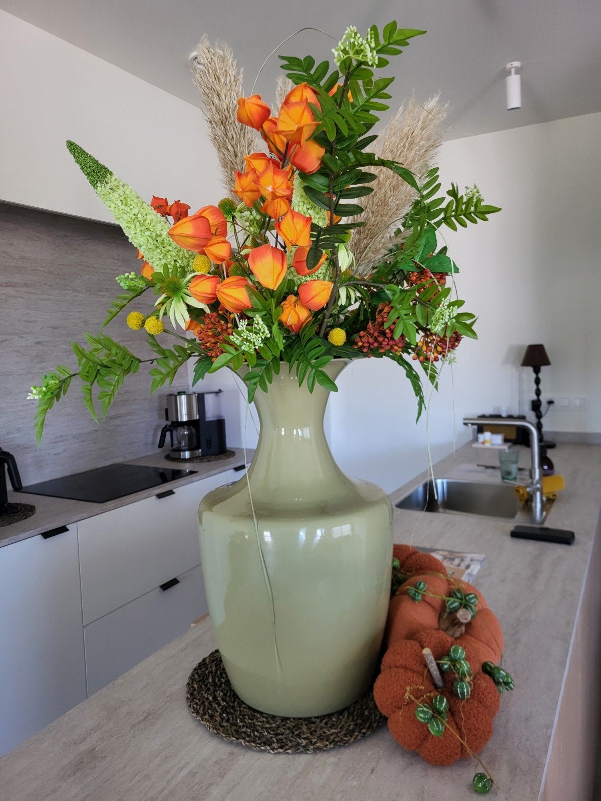 mooie vaas met kunstbloemen, Ophalen, Binnen, Nieuw, Countryfield