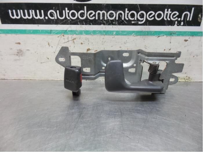 Poignée portière 2portes droite d'un Honda Civic (Civic 95, Honda, -, Utilisé, -