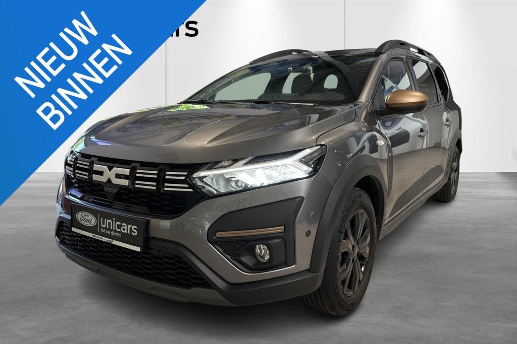 Dacia Jogger Hybrid 140 Extreme 7 zitplaatsen, Auto's, Gebruikt, 750 kg, 4 cilinders, 1600 cc