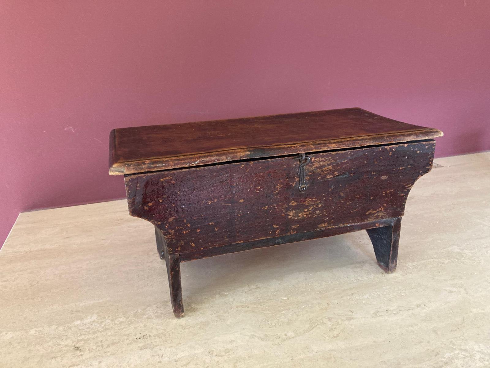 Boîte de rangement ancienne en bois, Enlèvement