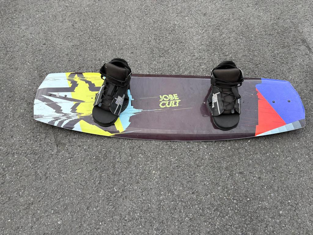 Wakeboardplanken en touw (set of apart), Watersport en Boten, Wakeboarden, Gebruikt, Board en Schoenen, Ophalen