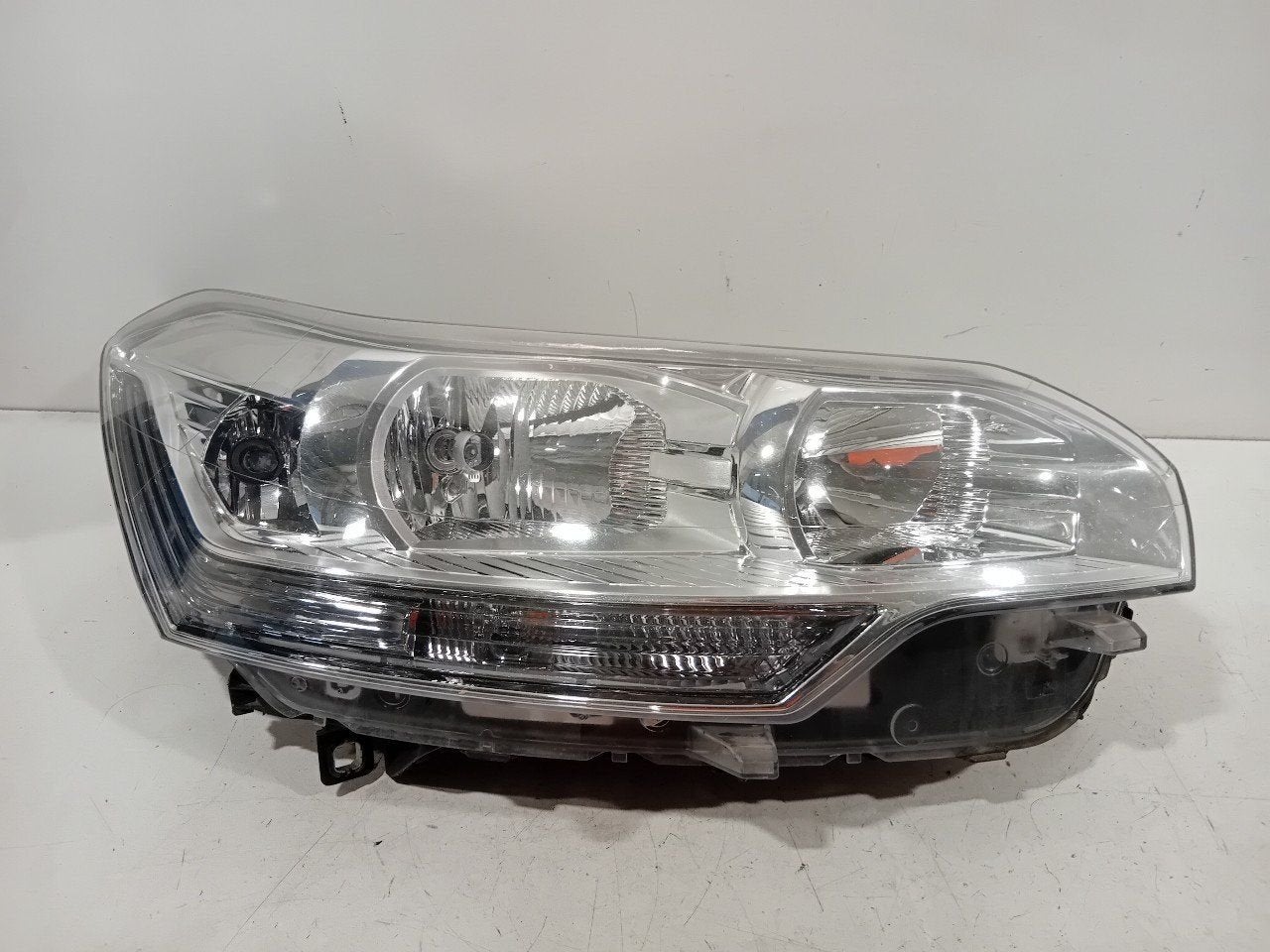 Koplamp rechts Citroën C5, Onderdelen@venauto.nl, Van der Ven Autorecycling B.V., Ettenseweg 76, 4706 PB Roosendaal, The Netherlands