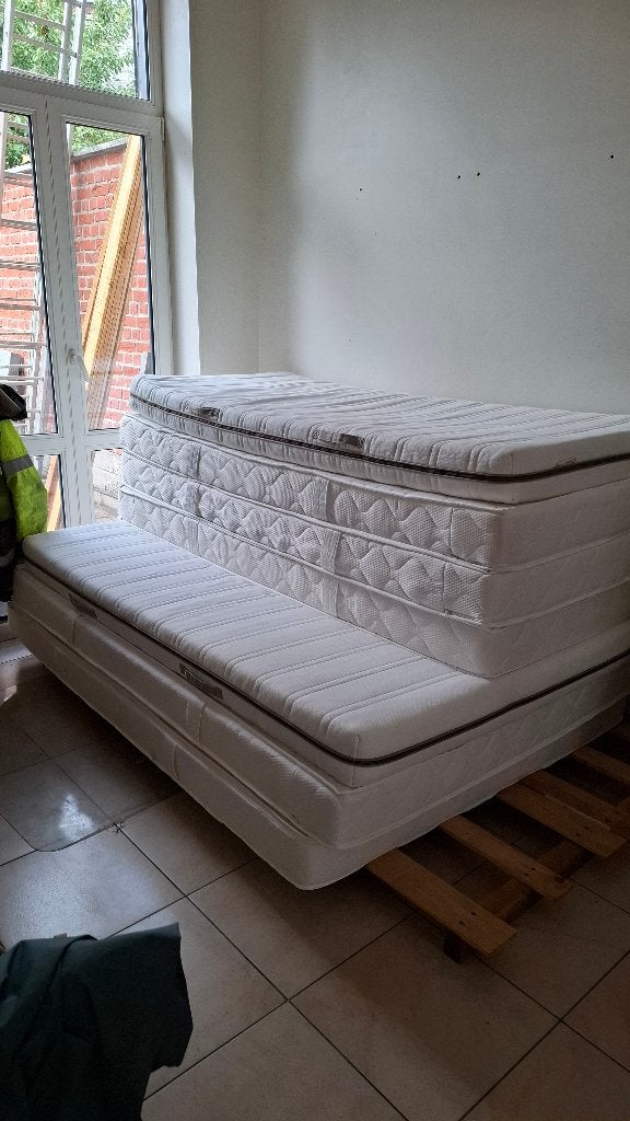 Matras 2 persoons 140200cm, Ophalen, Zo goed als nieuw, 2-persoons