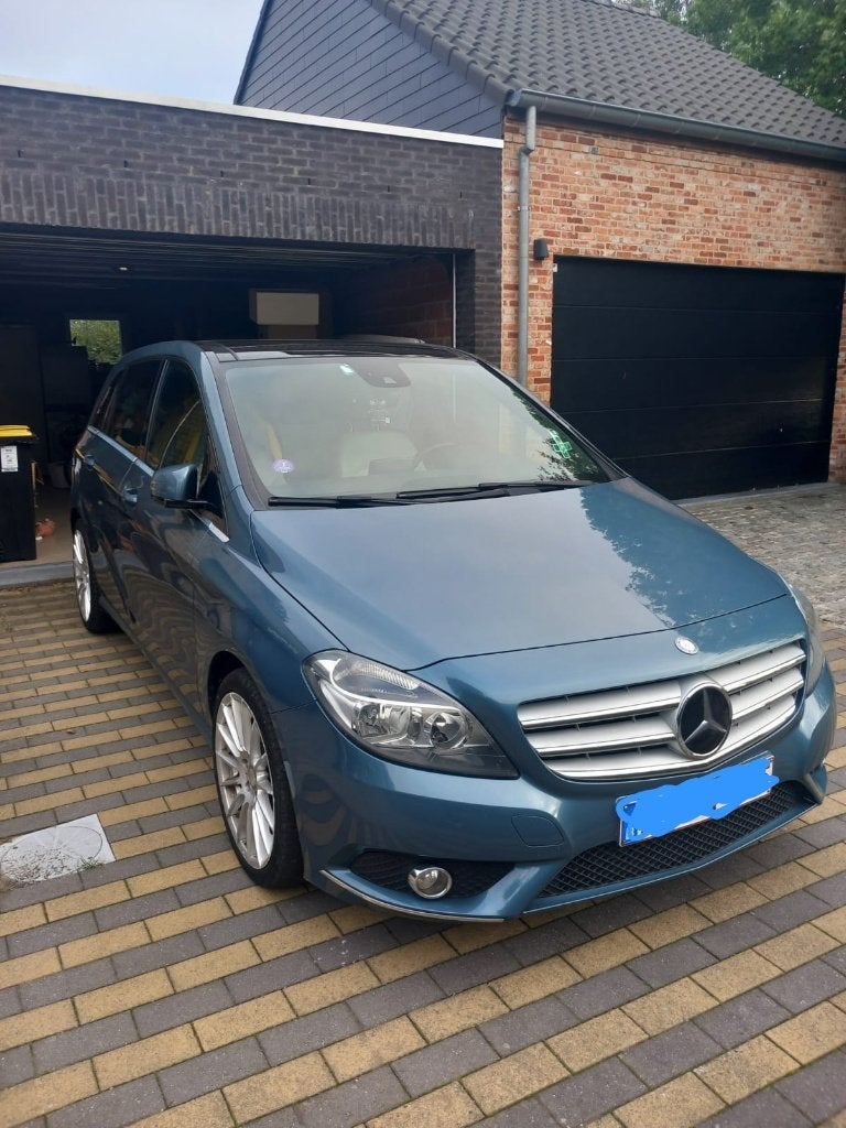 Mercedes-Benz B200 Turbo Automaat / Panoramadak / Leder, Cuir, Achat, Euro 6, Entretenue par le concessionnaire