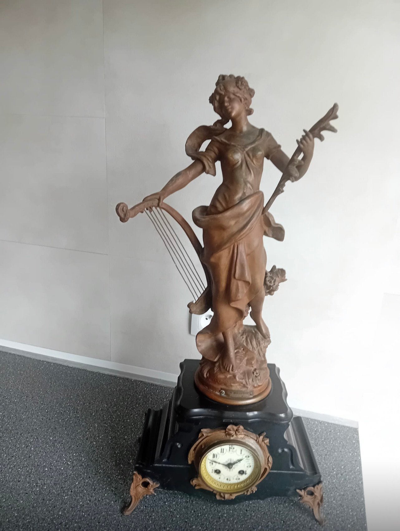 Antieke bronzen klok “La Mélodie” – Aug. Moreau – marmer, Ophalen