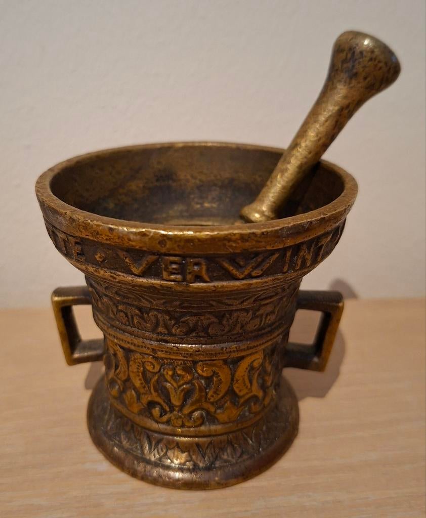 Antieke vijzel brons met stamper, Enlèvement ou Envoi, Bronze