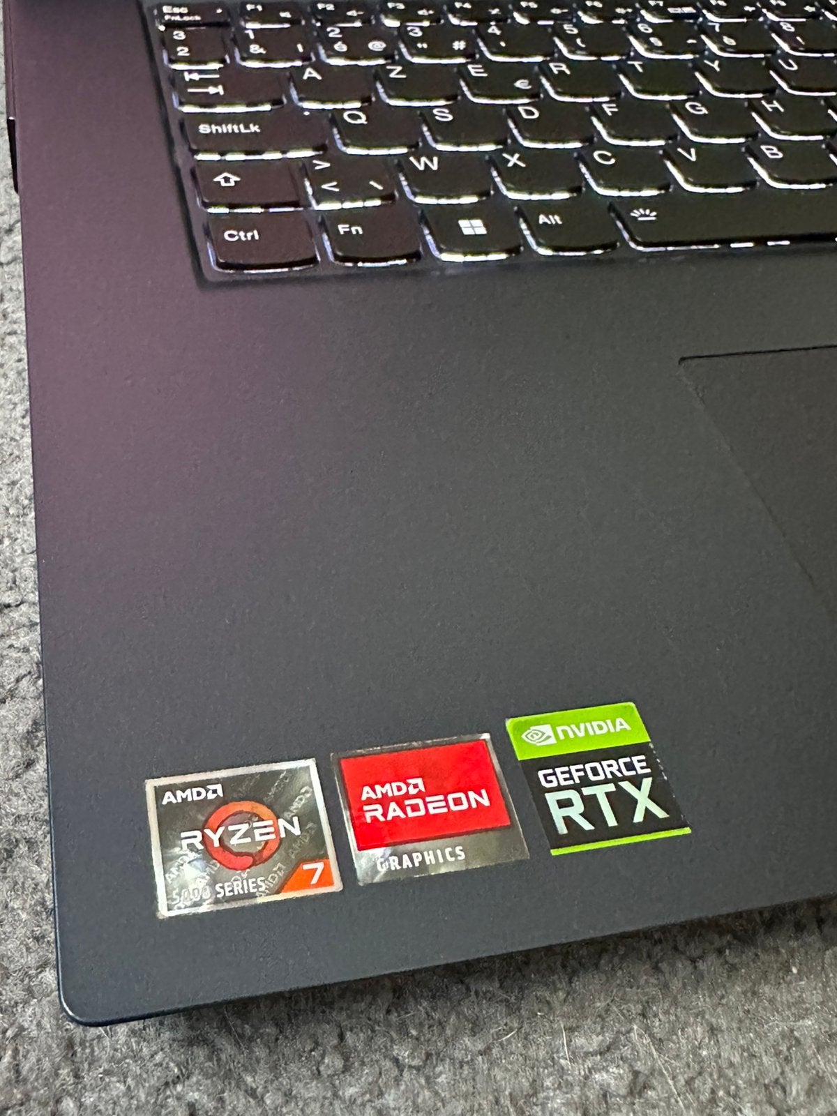 Mooie 17.3”Legion 5/ Ryzen 7-5800/16gb ddr4/512gb ssd/Win 11, Informatique & Logiciels, Ordinateurs portables Windows, Comme neuf
