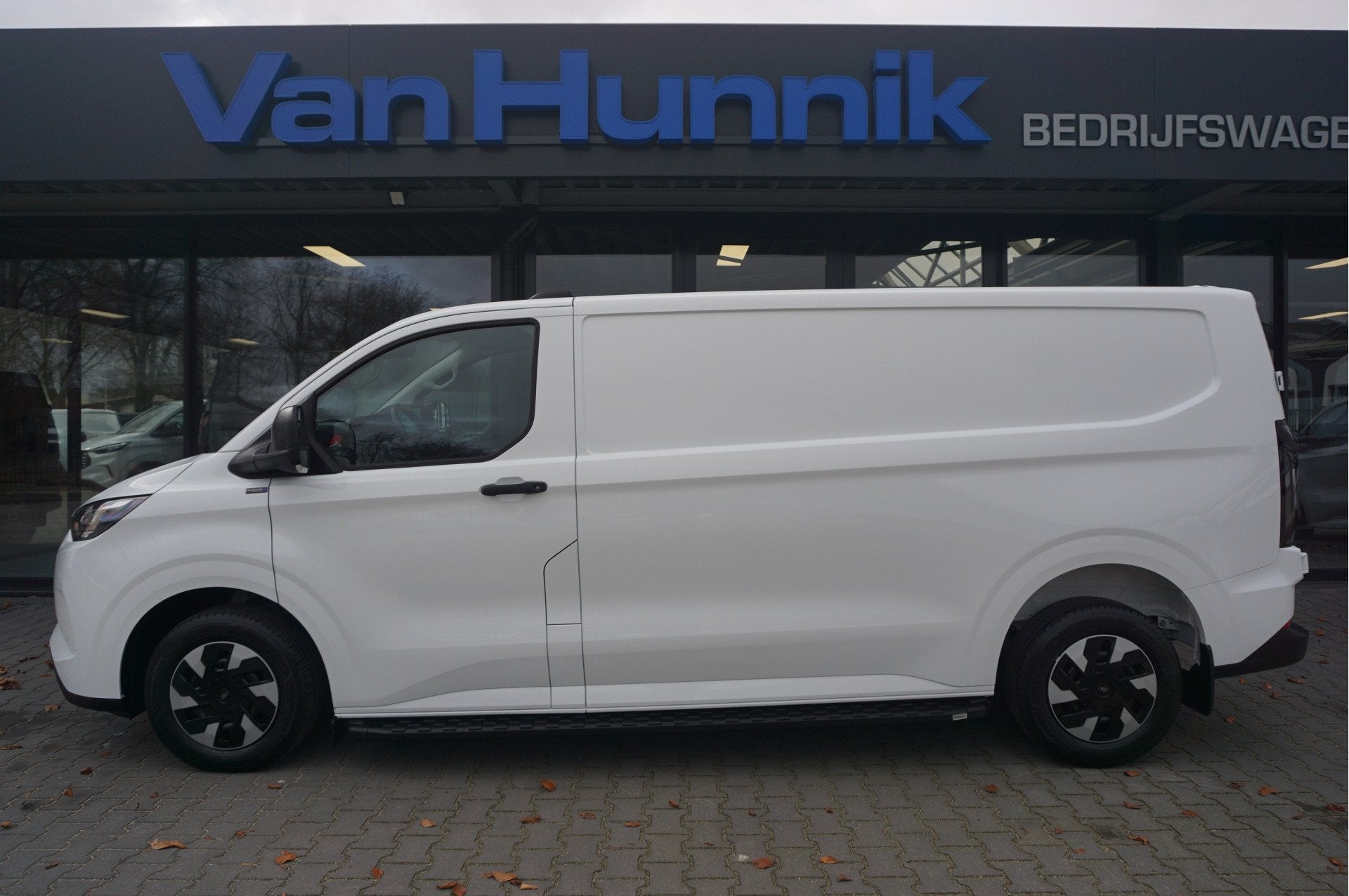 Ford Transit Custom 320L 2.5 PHEV Hybride 233PK JWR Edition!, Auto's, Gebruikt, 4 cilinders, Wit, Bedrijf