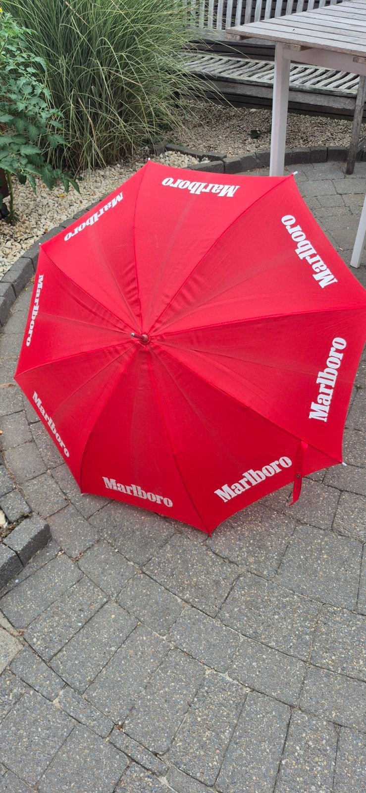 Marlboro paraplu, Enlèvement, Comme neuf