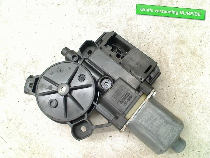 MOTEUR LEVE VITRE ELECTRIQUE AVANT DROIT Polo V (6R), Volkswagen, Volkswagen AG, Utilisé, Kundenbetreuung@volkswagen.de