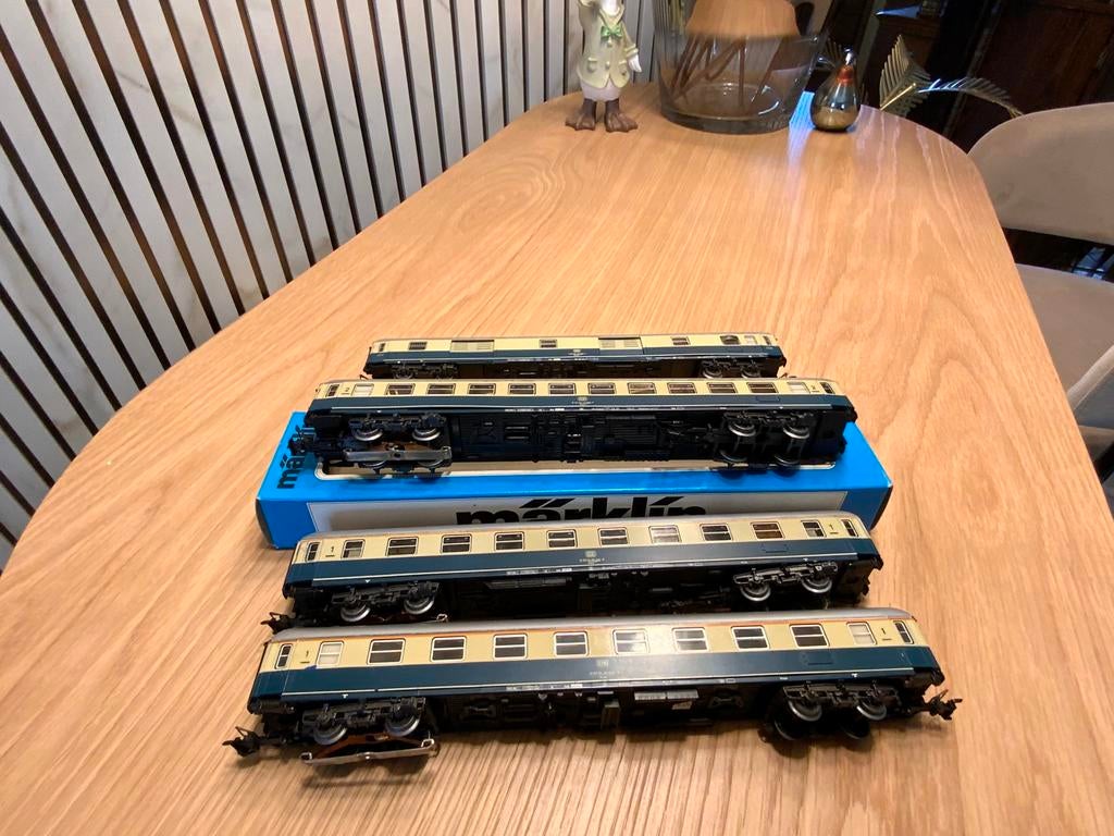 LOT DE 4 VOITURES VOYAGEURS MARKLIN, Enlèvement ou Envoi, Utilisé, Rails, Märklin