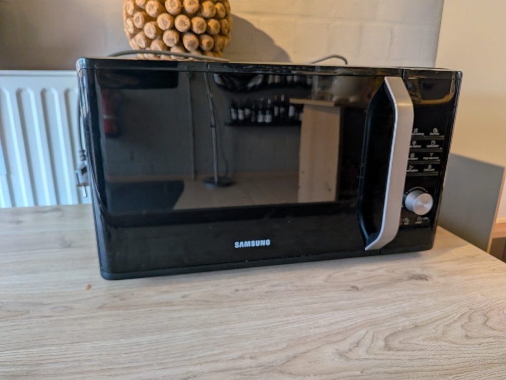 Samsung microgolfoven - 110€, Ophalen of Verzenden, Zo goed als nieuw, Microgolfoven