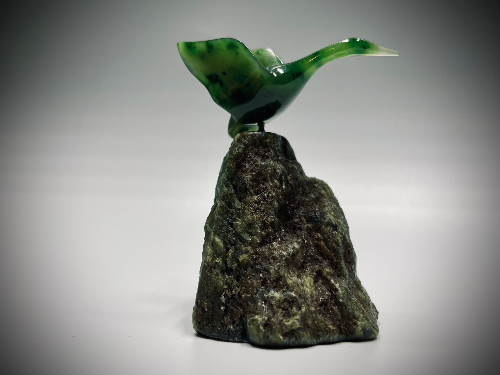 Lyle Sopel .Jade gestileerde zwaan Sculptuur., Antiek en Kunst, Minder dan 20 cm, Natuurlijk materiaal, Ophalen of Verzenden, Handgemaakt