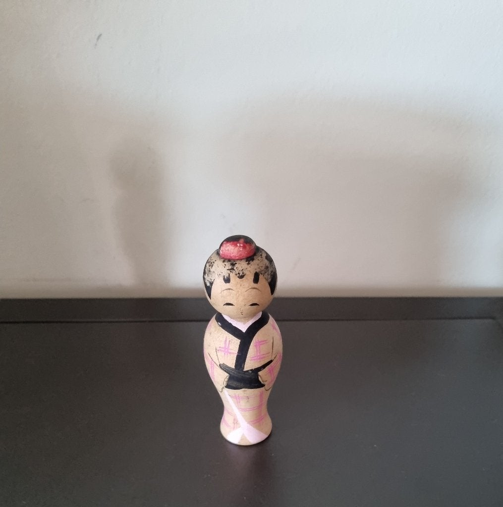 Vintage Kanzashi Kokeshi, Antiek en Kunst, Kunst | Niet-Westerse kunst, Pop, Japan, Hout, Roze, Geschilderd, Handgemaakt, Versierd