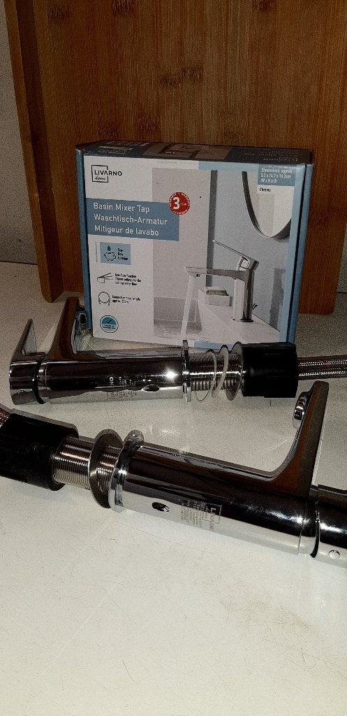 2 Identieke wastafelkranen chroom zo goed als nieuw., Bricolage & Construction, Sanitaire, Enlèvement, Comme neuf, Chrome, Lavabo