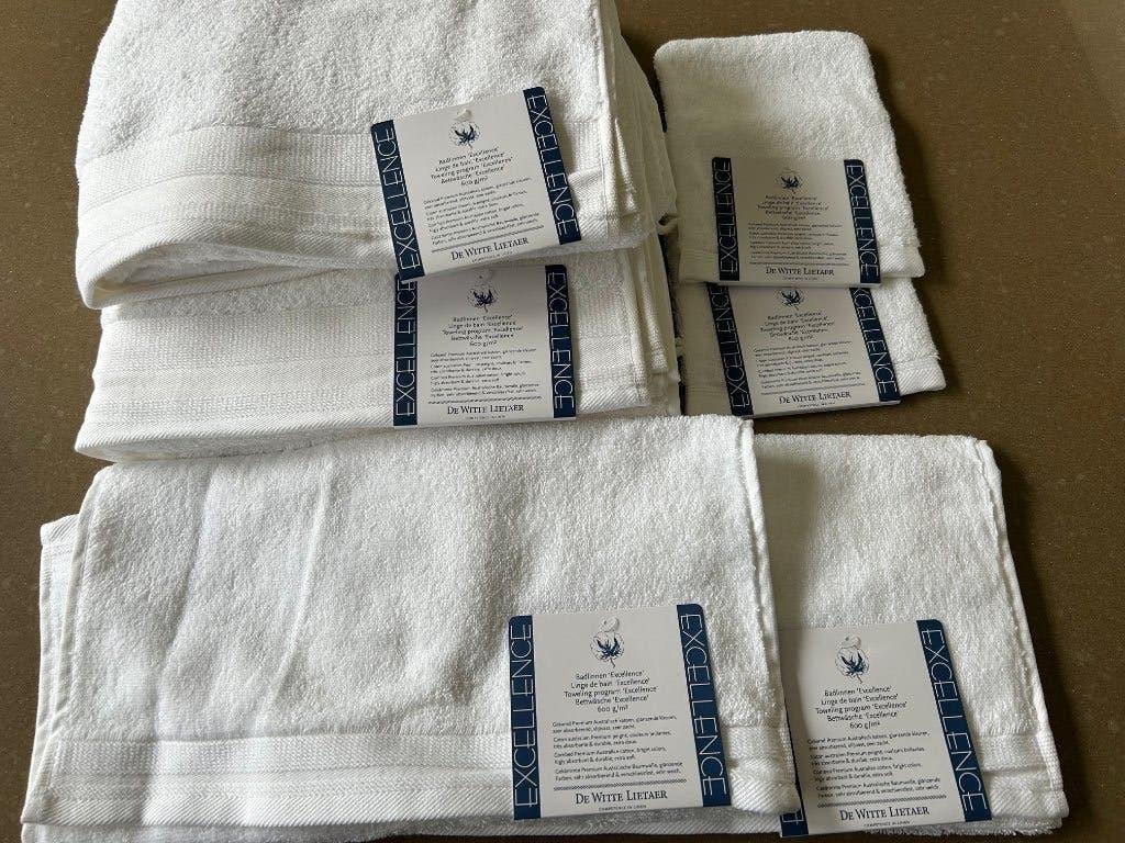 badlinnen set  Excellence De witte Lietaer waarde 105 eur, Enlèvement ou Envoi, Neuf