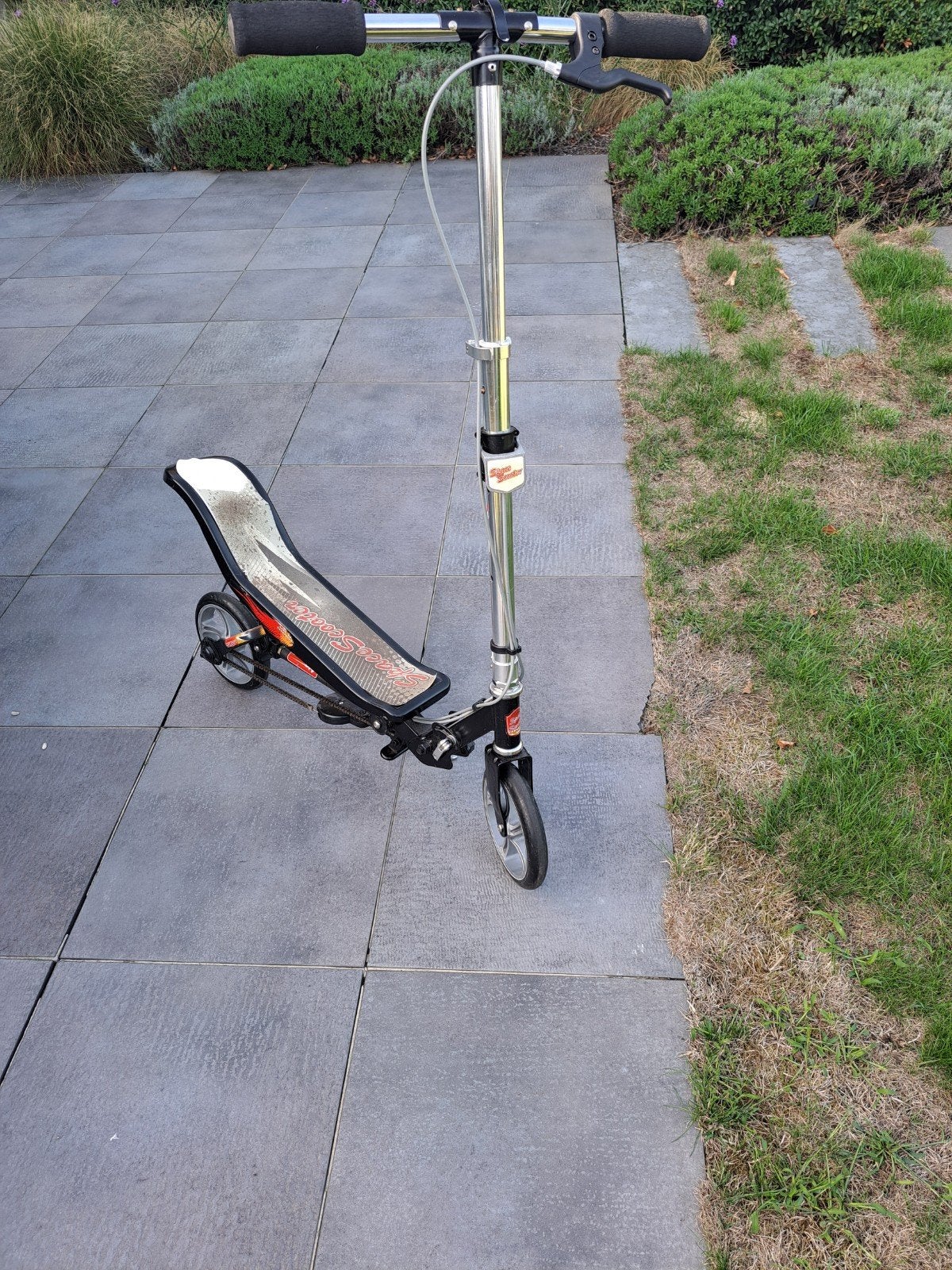 Trottinette spatiale noire - bon état - 20€, Enlèvement, Utilisé, Autres types, Spacescooter
