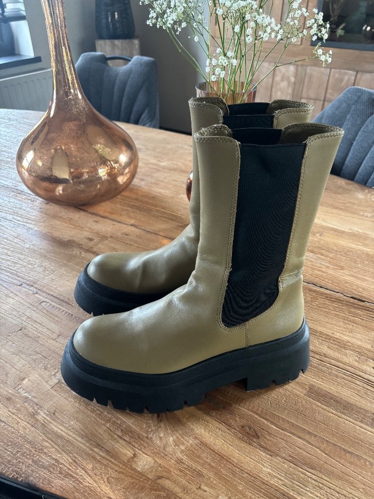Nieuw Pull & Bear boots maat 40, Ophalen of Verzenden, Nieuw