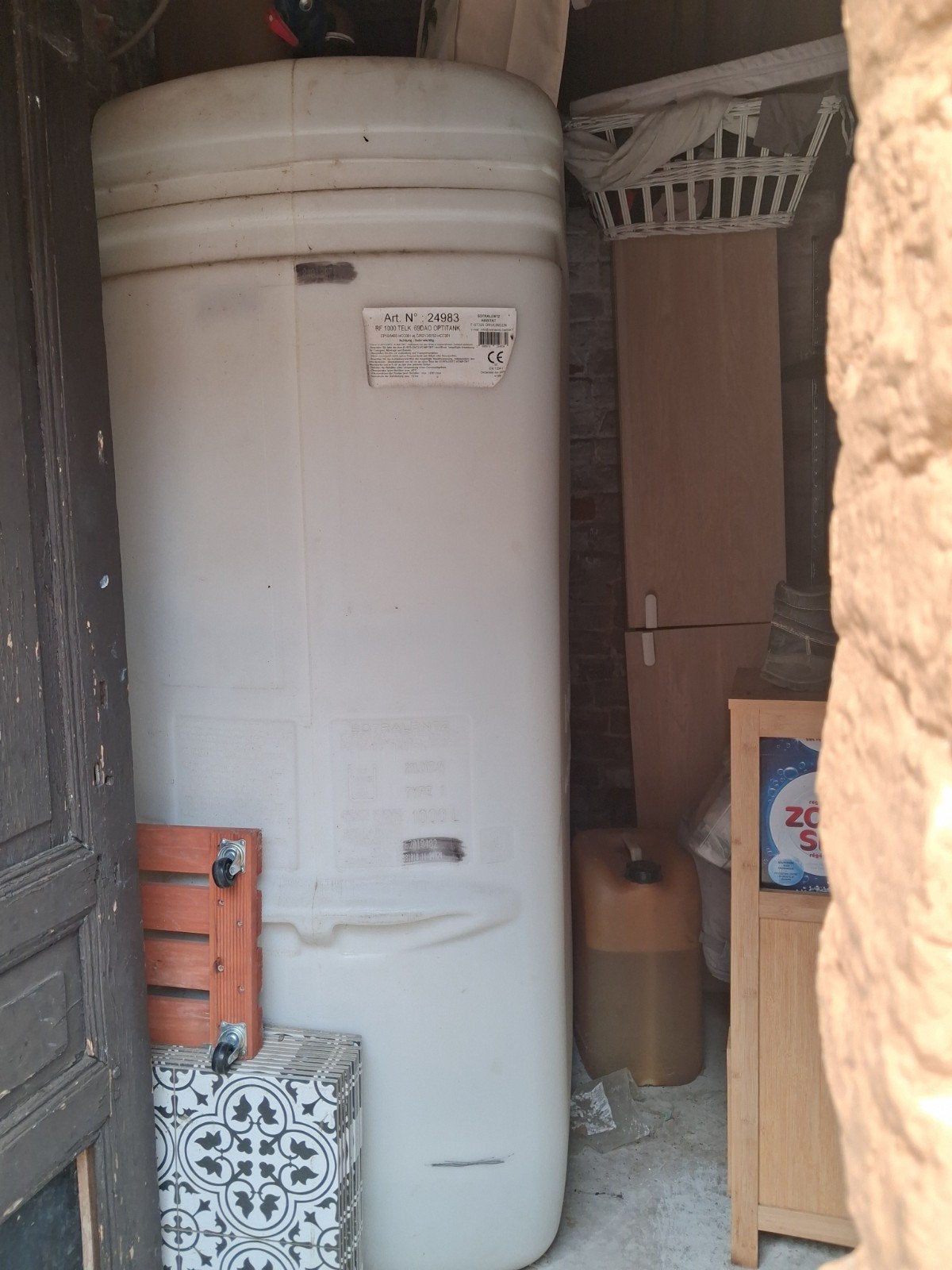 Cuve a mazout en plastique, 150 litres ou plus, Enlèvement, Utilisé, Avec robinet