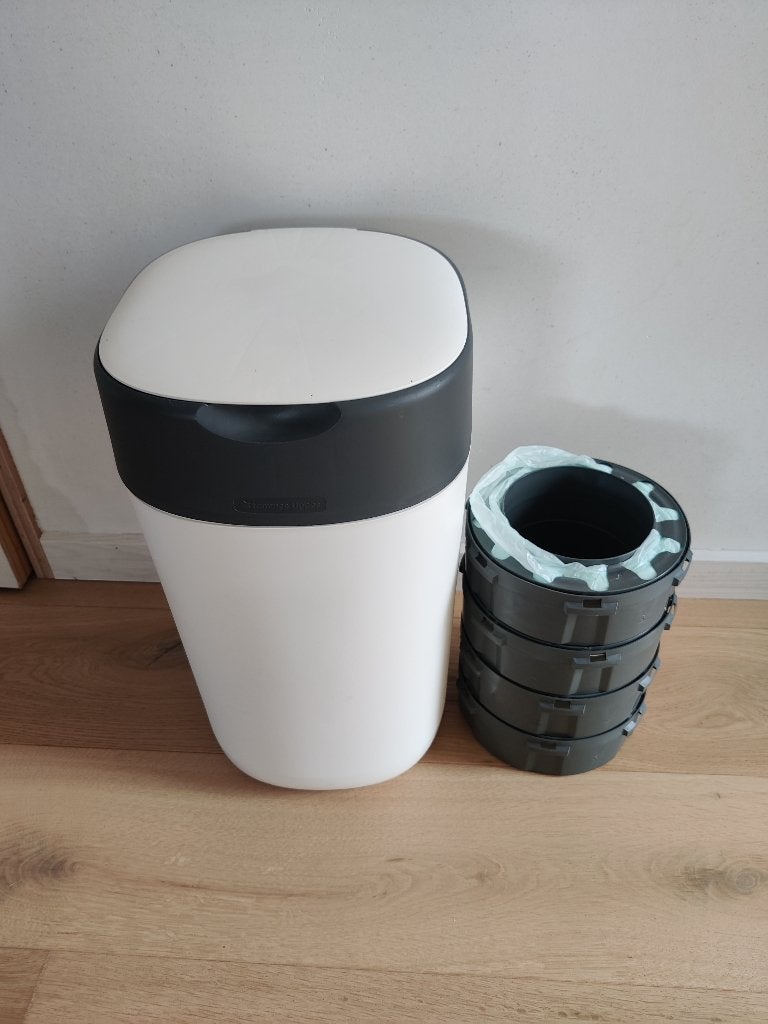 Poubelle à couches Tommee Tippee Twist&Click avec recharges, Enfants & Bébés, Enlèvement, Comme neuf, Poubelle à couches, Autres marques