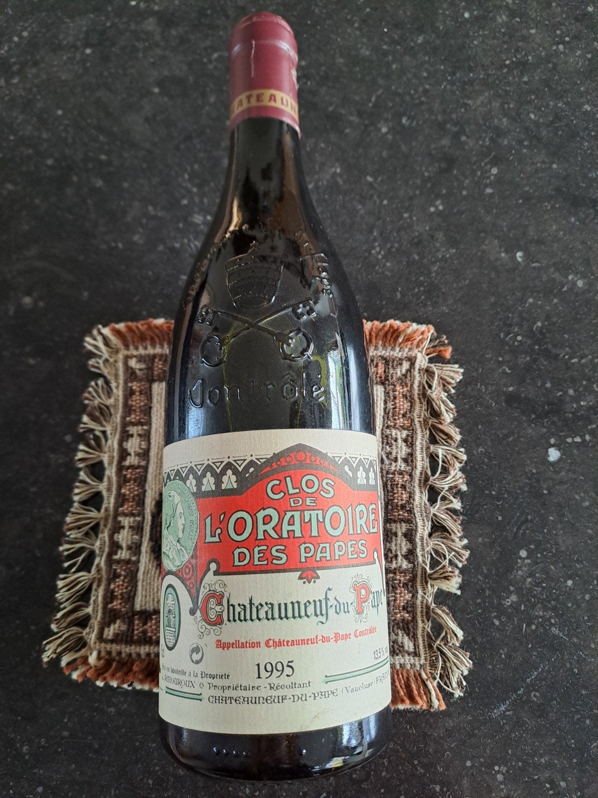 Clos de L'oratoire des papes 1995, Enlèvement, France