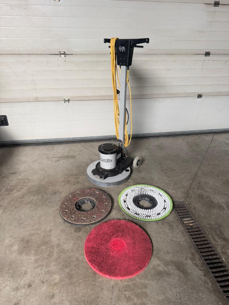 Numatic bmd 1000s schrobmachine / schuurmachine, Ophalen, Zo goed als nieuw, Schrobmachine