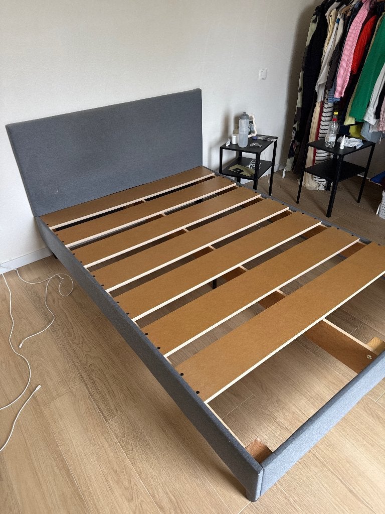 IKEA SABOVIK BED, Gris, Queen size, 140 cm, Enlèvement
