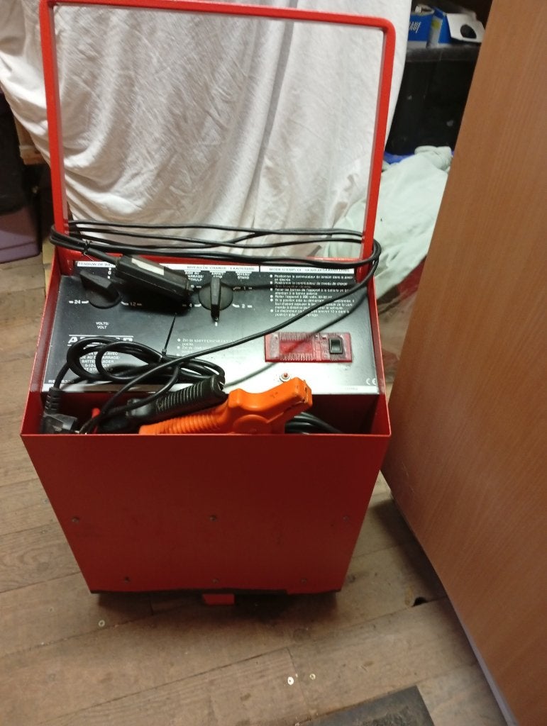 pièces de voiture Chargeur de batterie ABSAAR, Autos : Pièces & Accessoires, Utilisé