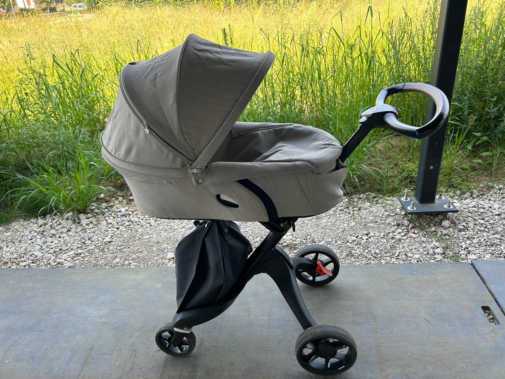Stokke kinderwagen met mand, Kinderen en Baby's, Ophalen, Kinderwagen