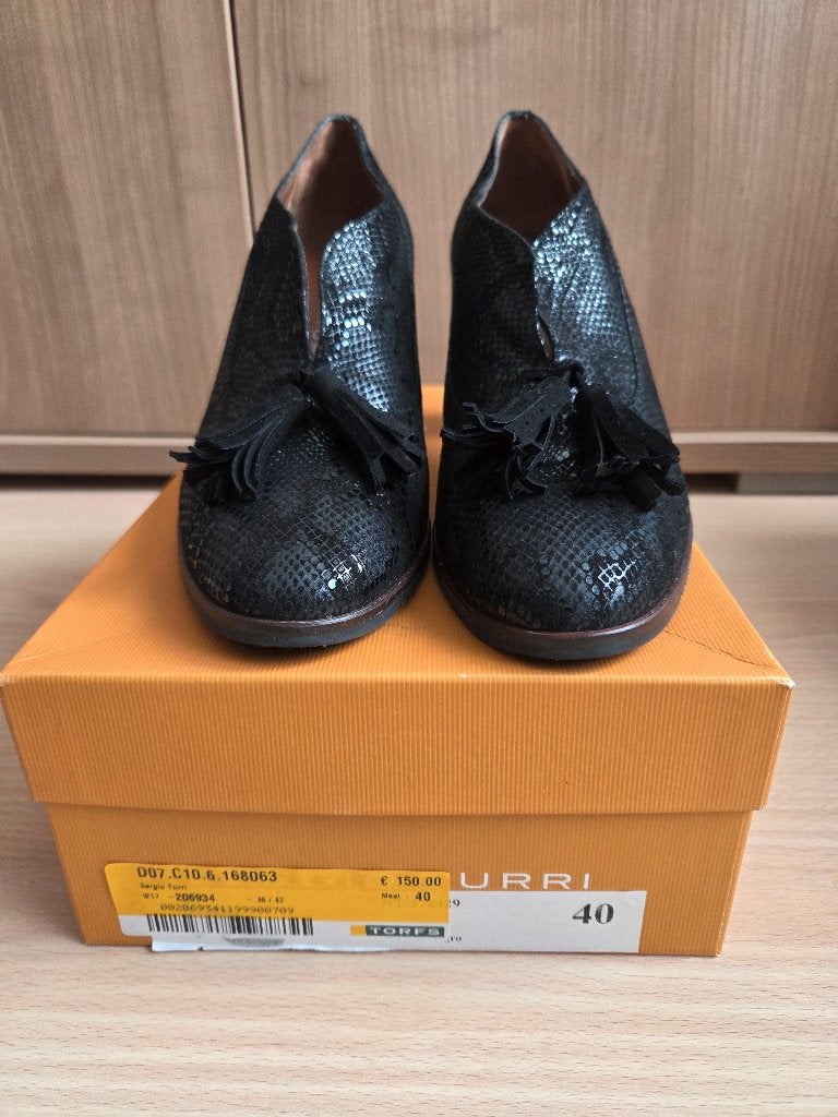 Chaussures à talons noires - Sergio Turri - taille 40, Vêtements | Femmes, Chaussures, Enlèvement ou Envoi, Chaussures à haut talons