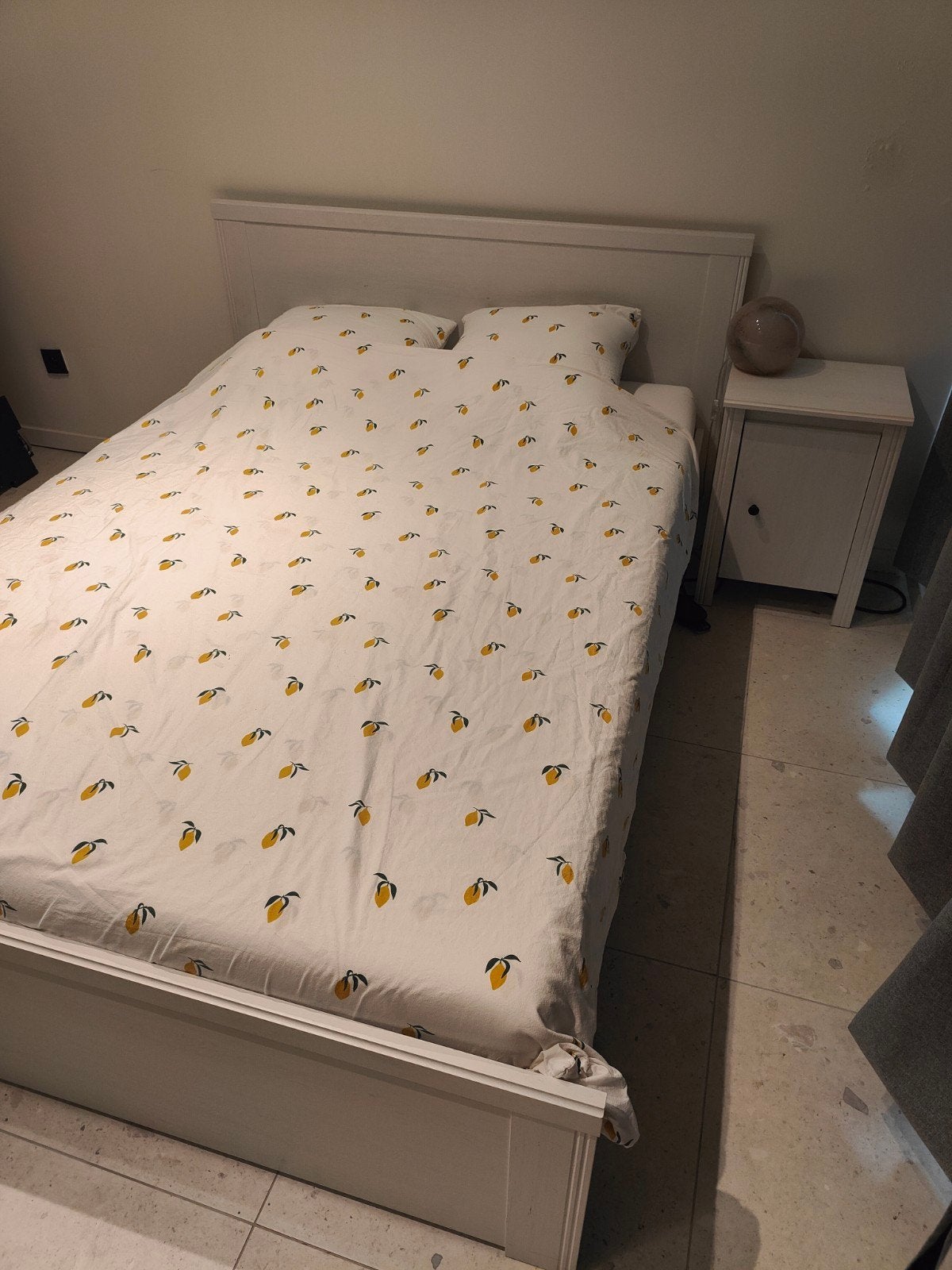 Bedframe incl. lattenbodem + nachttafeltje, Ophalen, Gebruikt, Twijfelaar