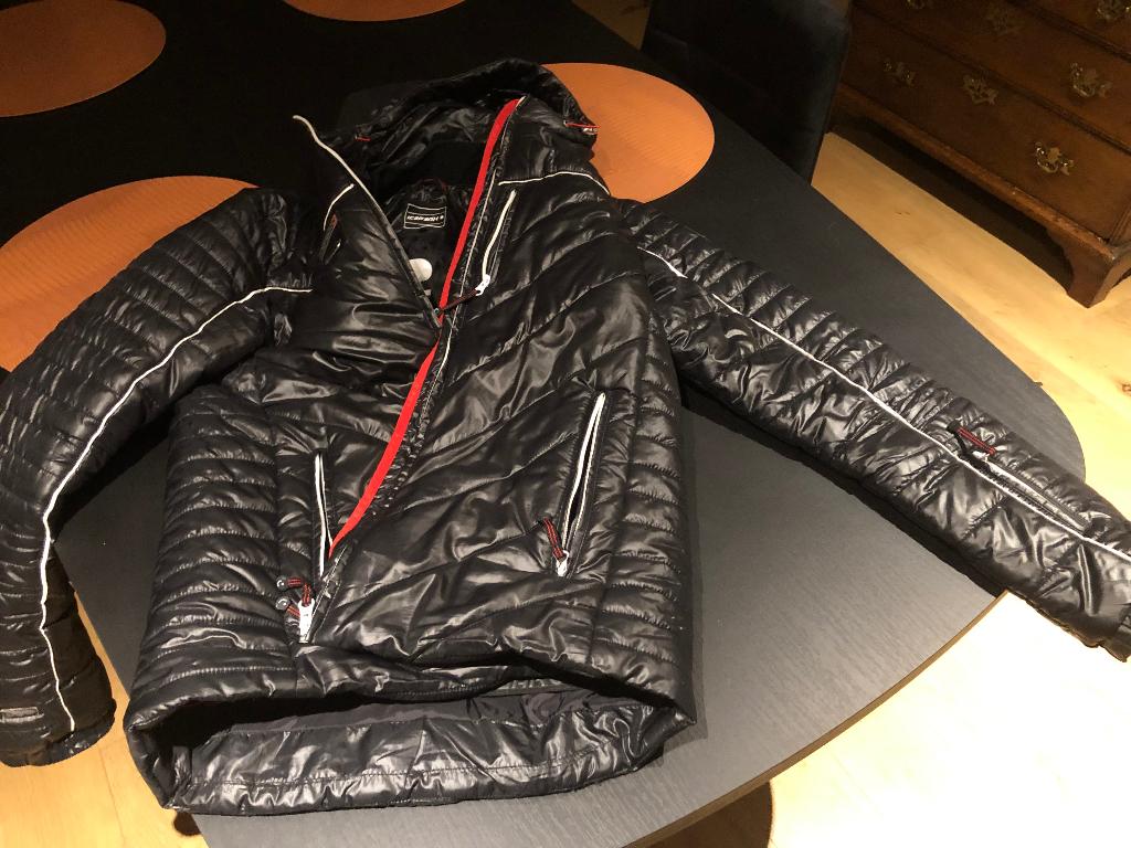 Skijas, Enlèvement, Comme neuf, Ski, Vêtements