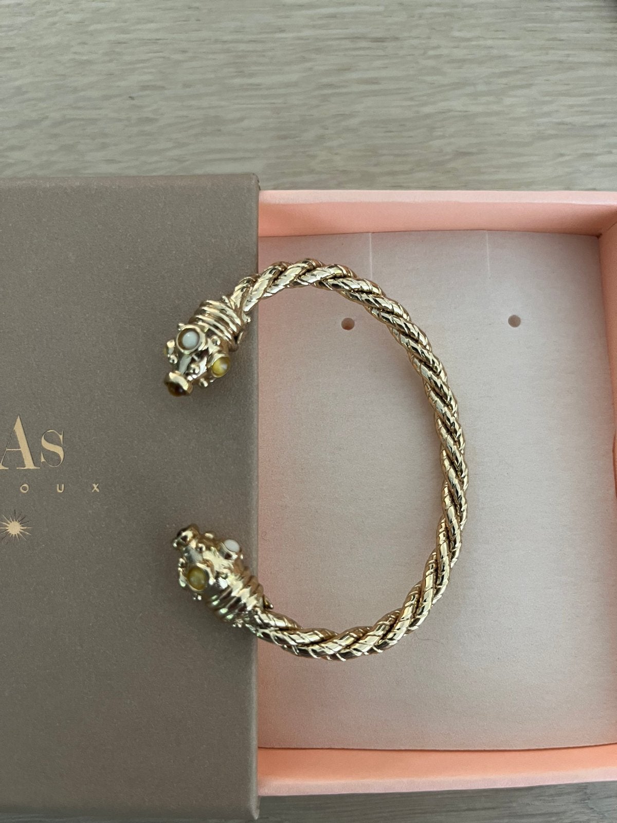 Bracelet neuf jamais porté, Neuf, Enlèvement ou Envoi, Or, Acier